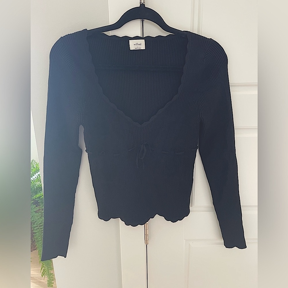 Wilfred Black Scalloped Knit Blouse